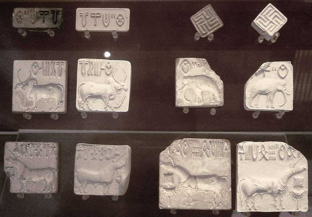 1024px-IndusValleySeals.JPG