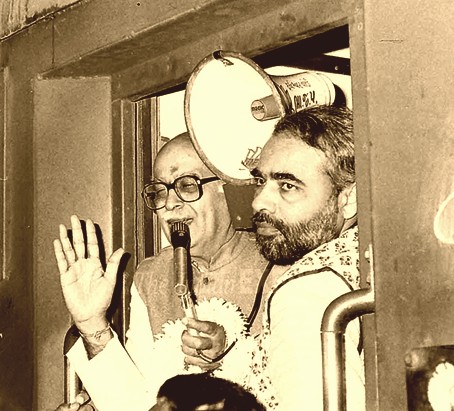 modi-advani.jpg