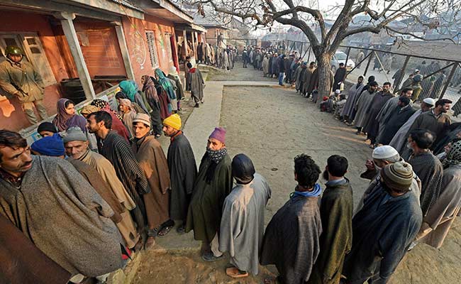 budgam_voting_PTI_big_story_650.jpg