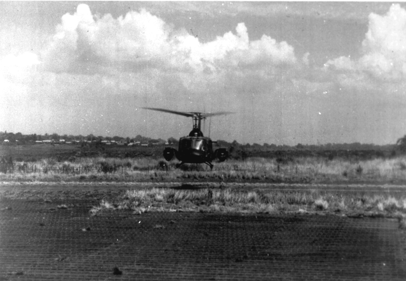 UH-1B_with_TOW.jpg