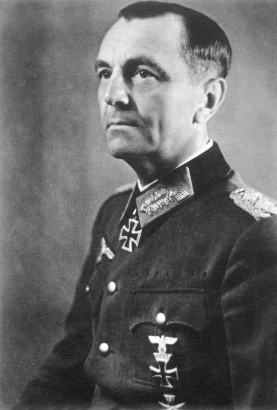 Bundesarchiv_Bild_183-B24575%2C_Friedrich_Paulus.jpg