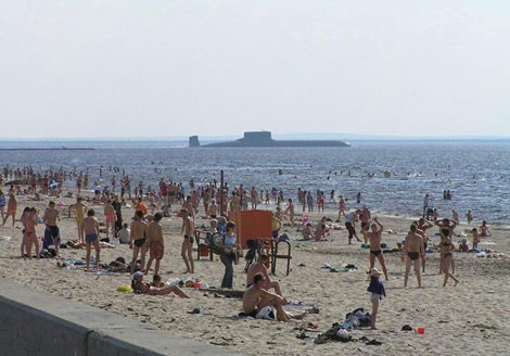 submarine_beach24.jpg