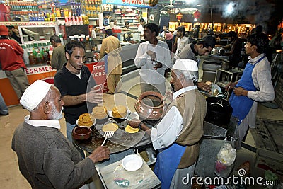 street-hawkers-islamabad-pakistan-november-prepares-food-33570246.jpg