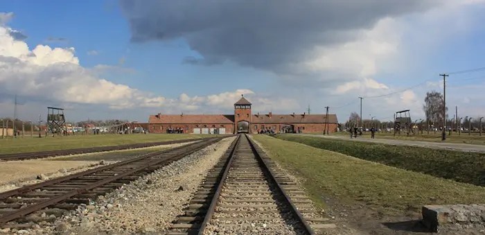 auschwitz-ingang.jpg