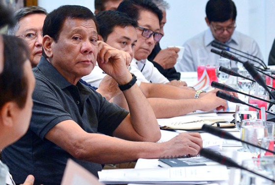 duterte-cabinet-meeting-marawi-siege.jpg