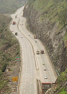 220px-MumbaiPuneExpressway.jpg