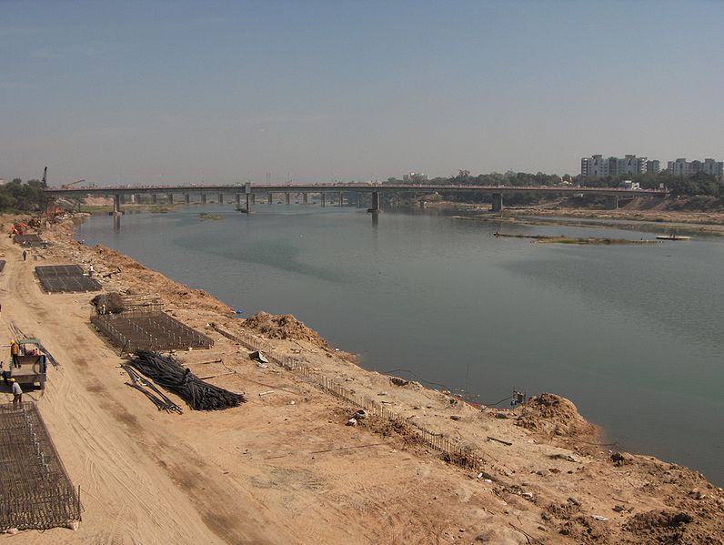 796px-River-Sabarmati-2.jpg