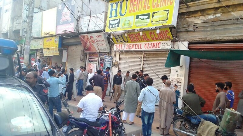 <p>The photo shows police officials in Karachi’s Saddar area where Chinese officials were attacked on Wednesday. — Photo by Faisal Mujeeb</p>