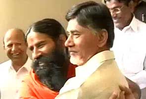 baba-ramdev-meets-chandrababu-naidu-295.jpg