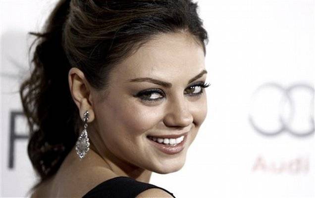 Mila-Kunis-Height-Weight-Trivia.jpg