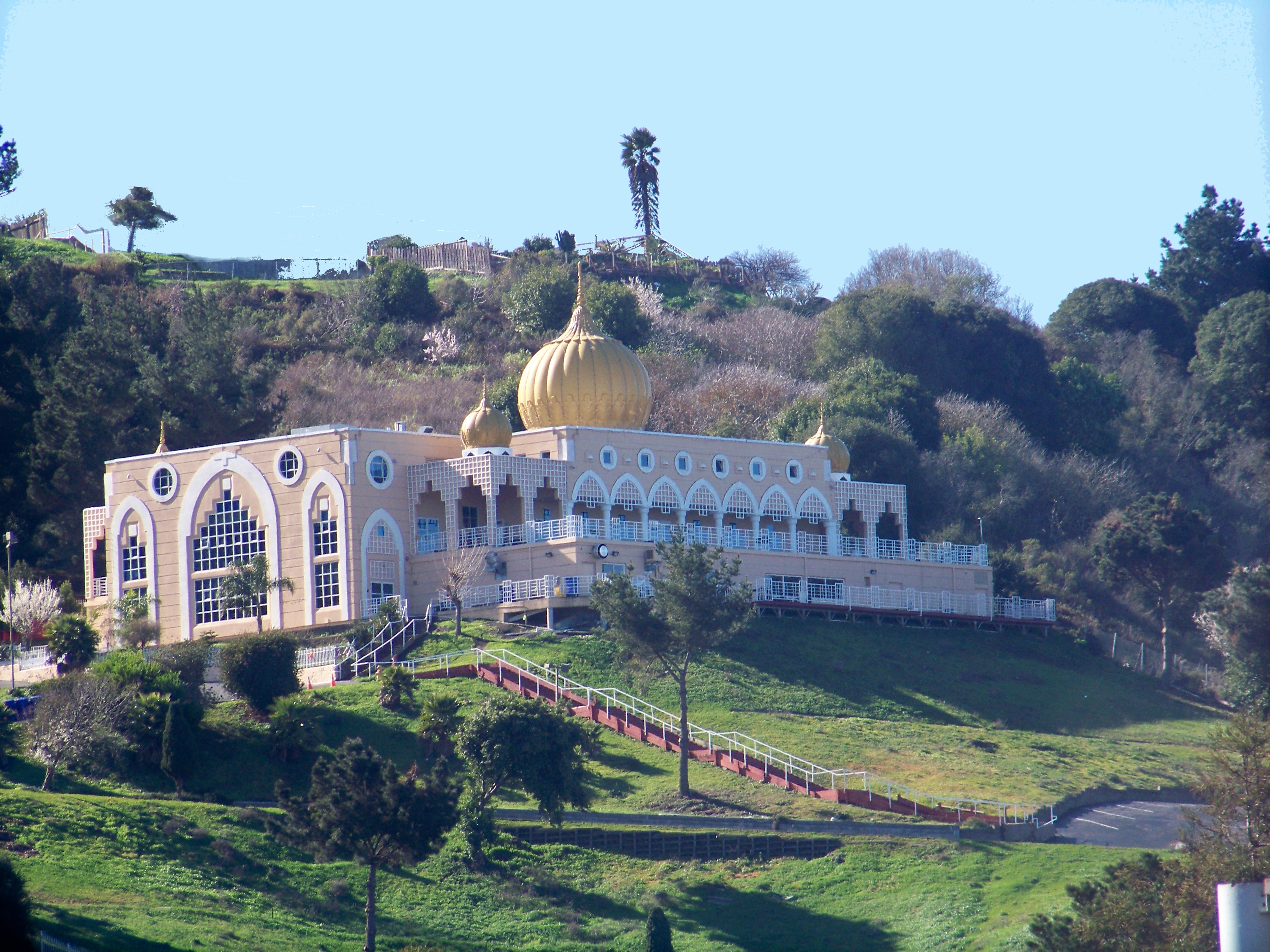 Gurdwara_Sahib_El_Sobrante.jpg