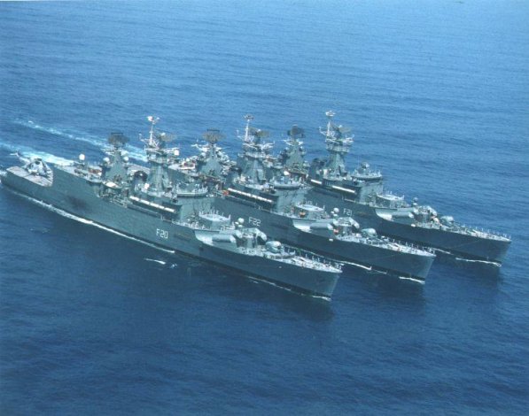 Godavari_class_frigate.JPG