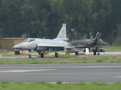 JF-17+taxiing+%282%29.jpg