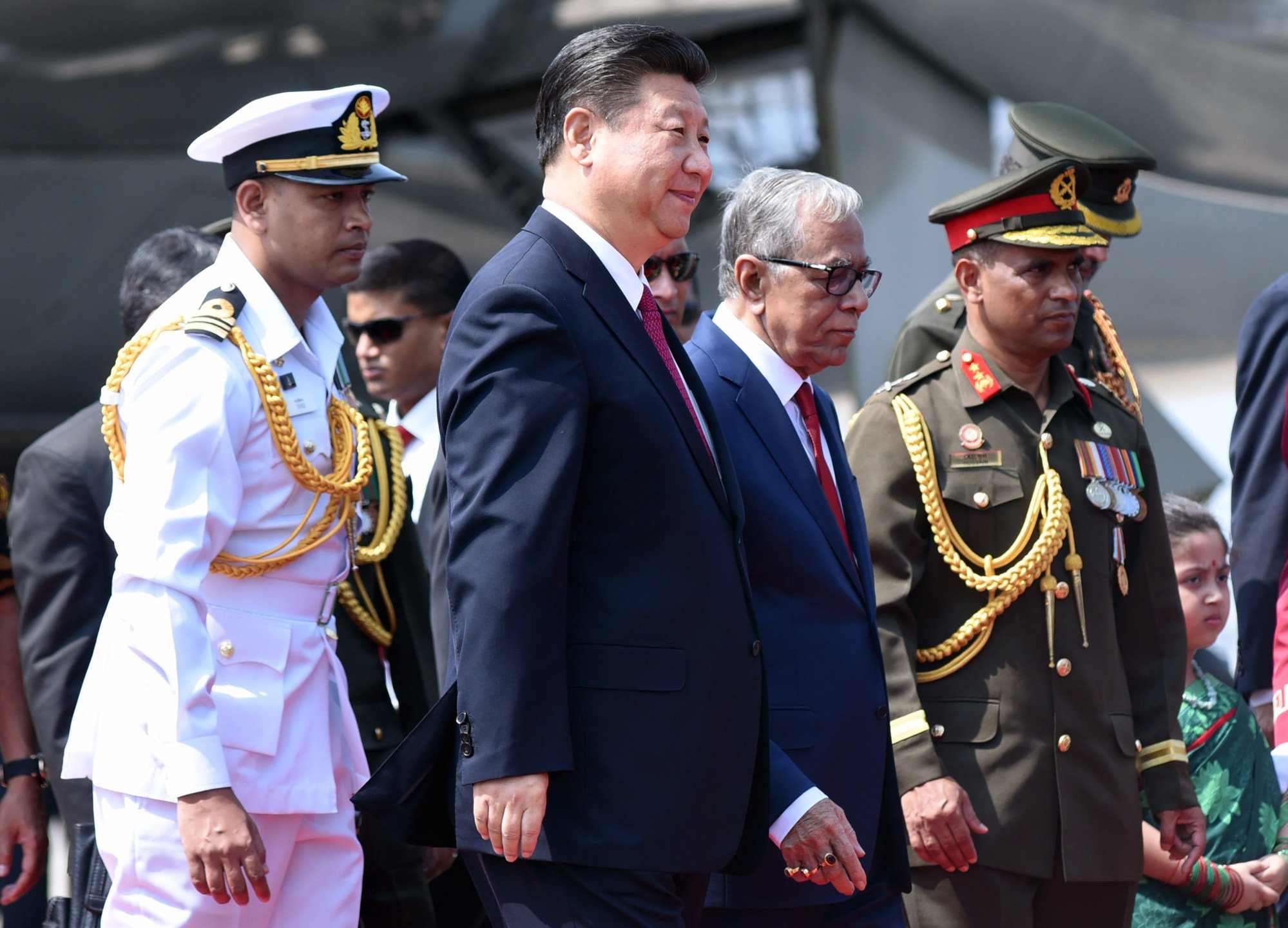 Chinese President Xi Jinping (centre) with Bangladeshi President Abdul Hamid (centre right), during a 2016 visit to Dhaka. Photo: AFP