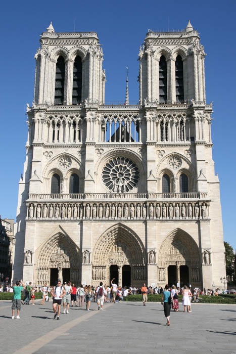 notre_dame_de_paris_facade.jpg