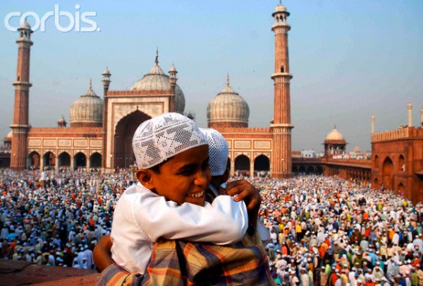 eid-boys-hug-600x405.jpg