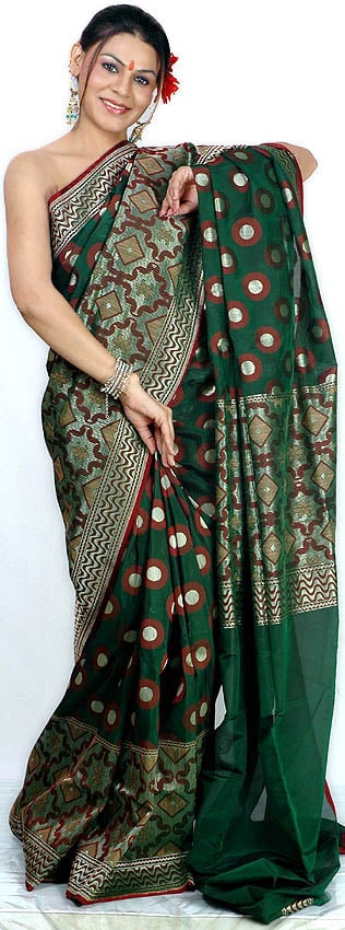 darkgreen_designer_jamdani_sari_from_banaras_with_ck33.jpg