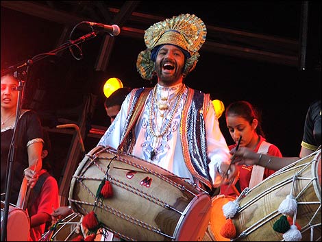 dhol_a_470x353.jpg