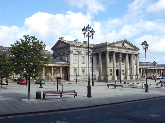 huddersfield-railwaystation.jpg