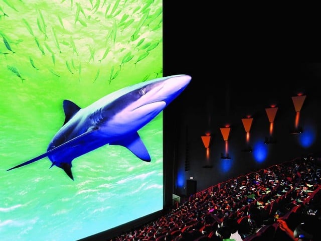 350685-imax_shark_big-1331844875-975-640x480.jpg