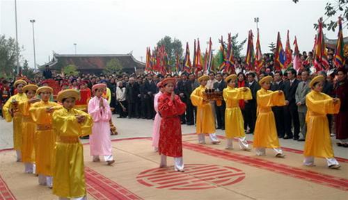 nao-nuc-khai-hoi-mo-cho-dau-xuan-4.jpg