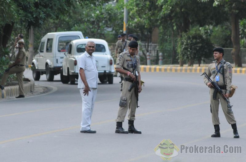 security-personnel-stand-guard-outside-gujarat-190379-jpg.182588