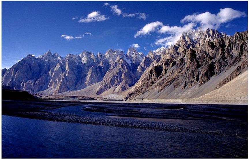 Passu%20Peaks%20Hunza%20River%20Hunza.jpg