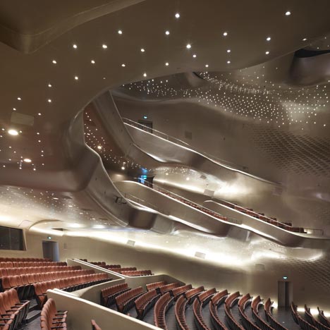 dzn_Guangzhou-Opera-House-by-Zaha-Hadid-Architects-80.jpg