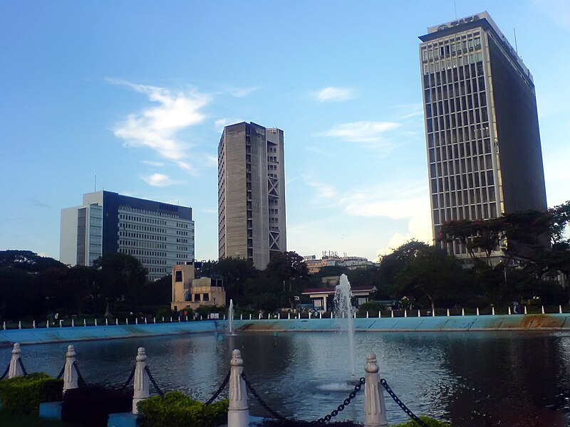 800px-Calcutta_skyline.jpg