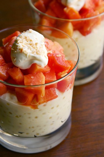 coconut+tapioca+pudding+with+papaya_Vietnamese+desert.jpg