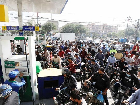 Pakistan-petrol-pump-station-filling-oil-motorbike_17d570d6a5d_medium.jpg