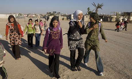 Bedouin-children-walk-to--009.jpg