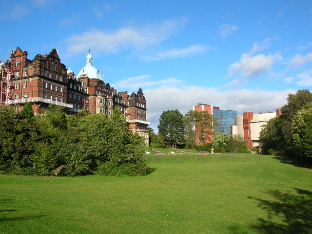 Majestic_and_Conference_Centre_-_geograph.org.uk_-_60081.jpg