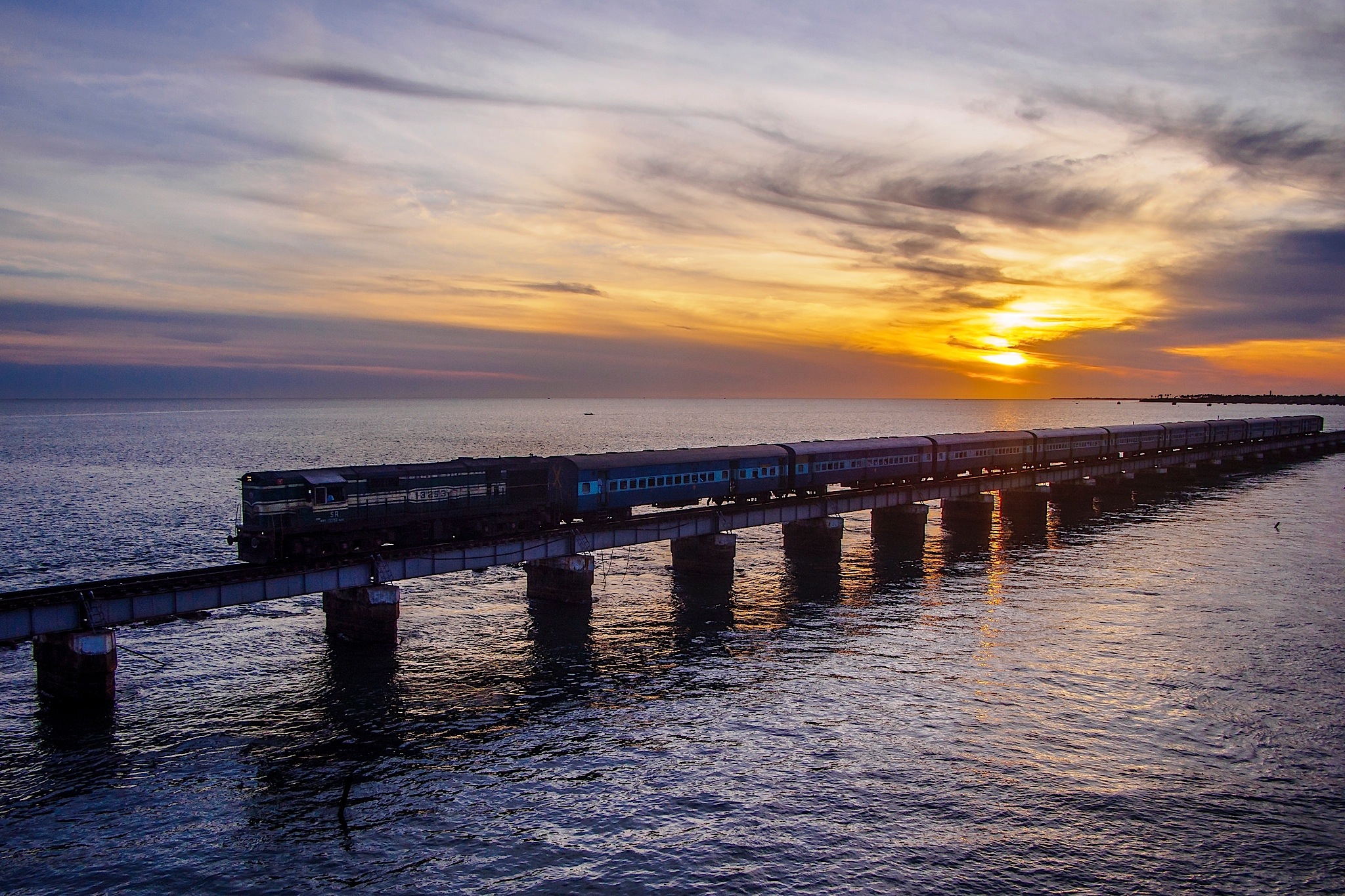 Sunrise_Train_on_the_Bridge.jpg