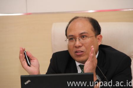 humas-unpad-2013_03_25-018917.jpg