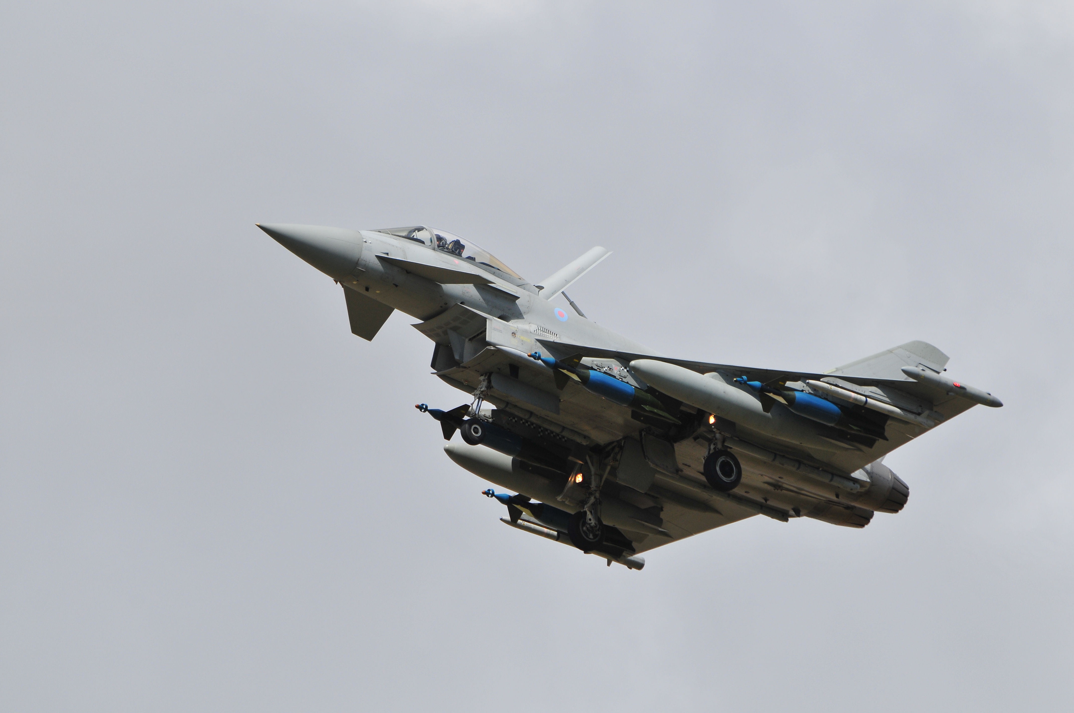 eurofighter_typhoon_fairford_by_bjohnsonphotography-d3x6x9h.jpg