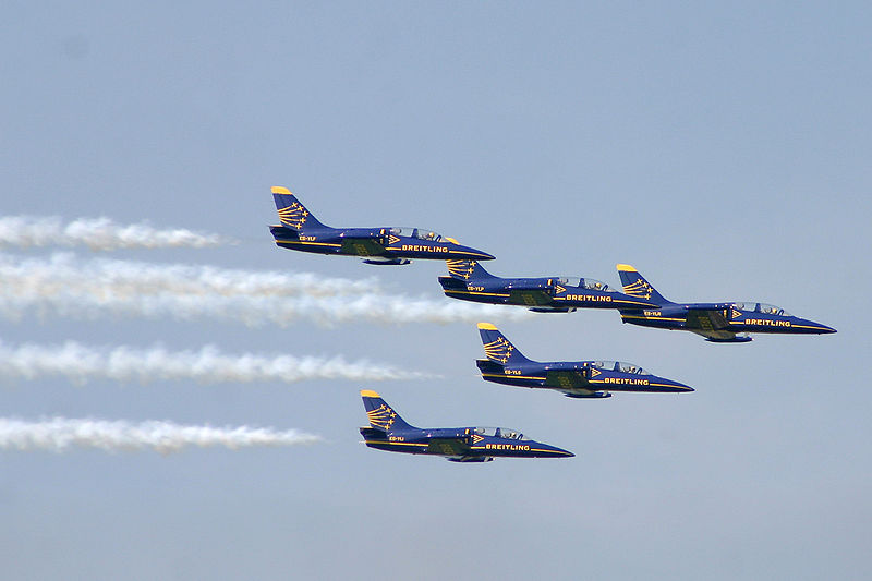 800px-BreitlingJetTeam2683.jpg