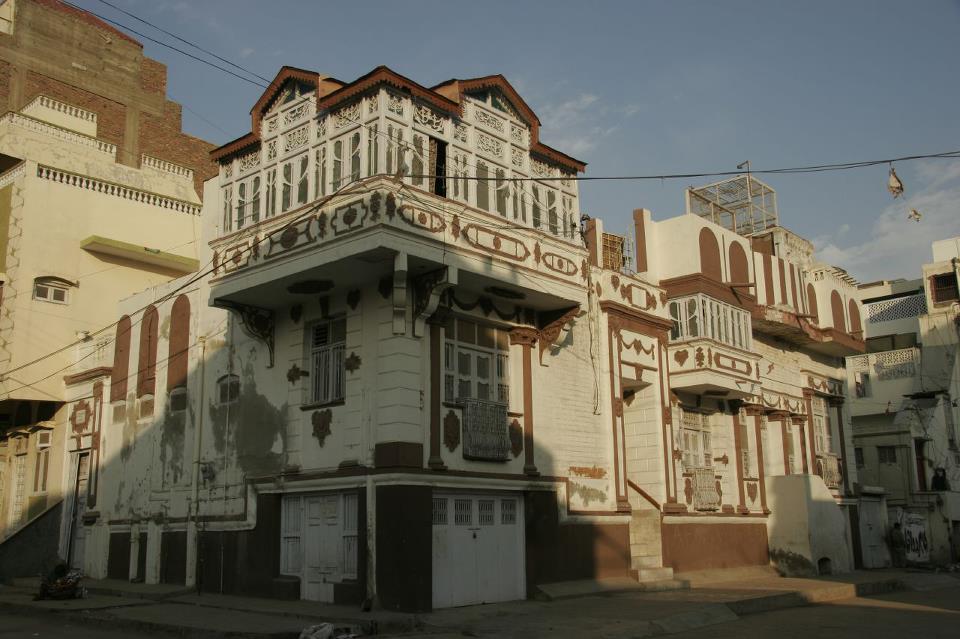 Beautiful+Architecture+in+old+hyderabad,+Sindh.jpg