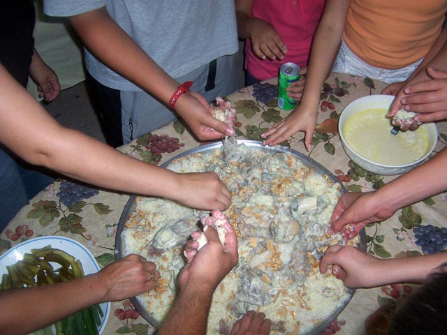 hands-mansaf.jpg