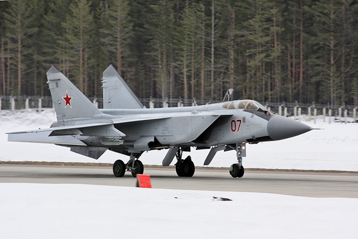 MiG-31_790_IAP_Khotilovo_airbase1.jpg