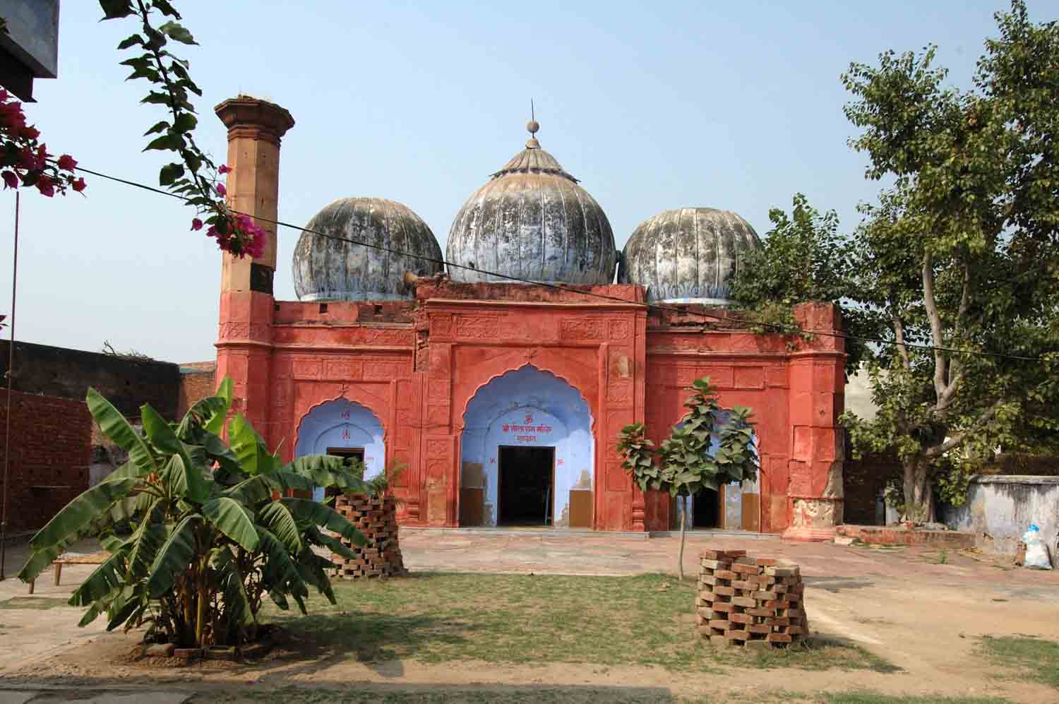 Farrukhnagar%20jama%20masjid%20temple.jpg