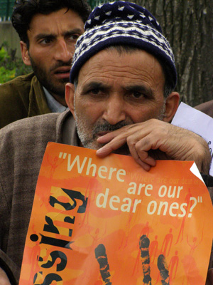 kashmiris-protesting-indian-occupation18.jpg