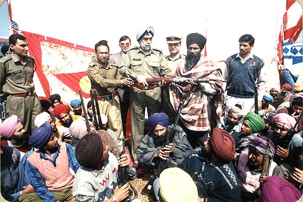 punjab_militants_20100322.jpg