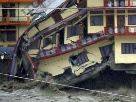 uttarakhand_building_floods_280x210_635070781513573817.jpg