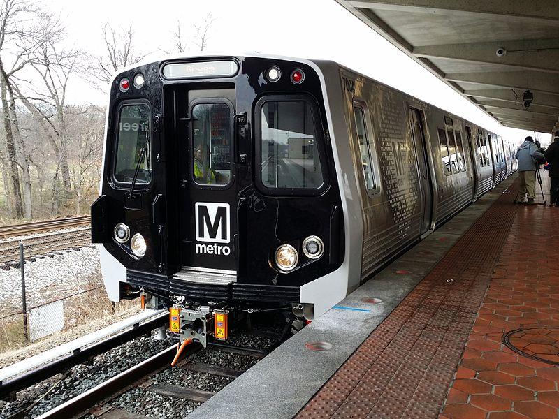 Japanese trains derailed 3 times a day!Washington subway shut down, regret not buying Made in China