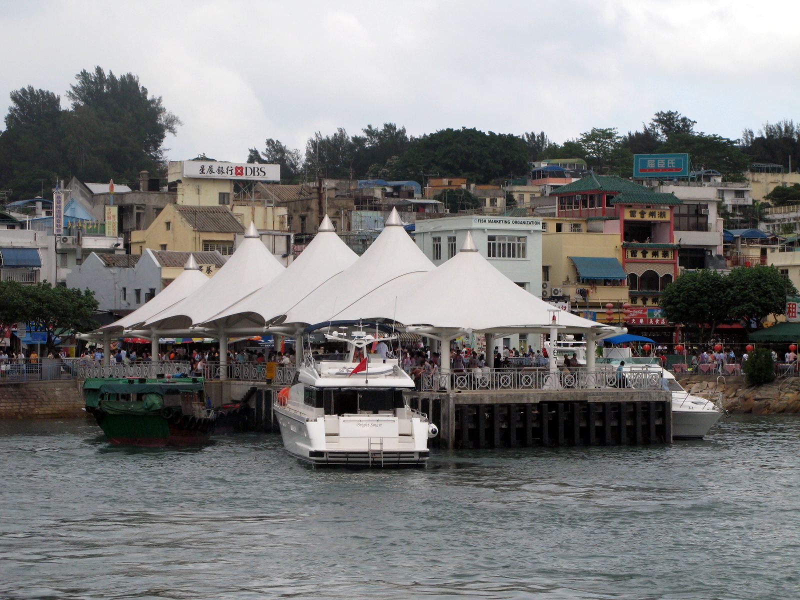 HK_Cheung_Chau_Public_Pier.jpg