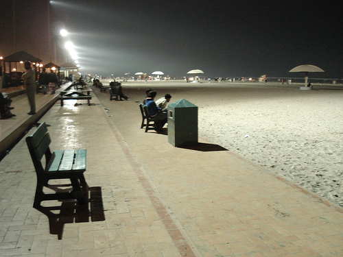 Karachi+Beach+night.jpg