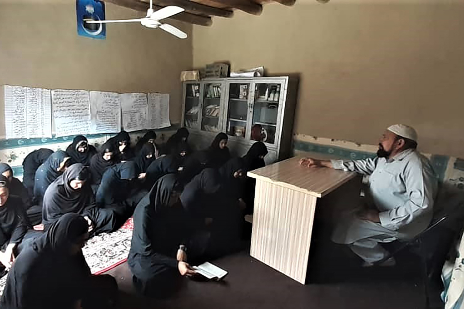 afghan-school-girls-taliban-lakan5.jpg