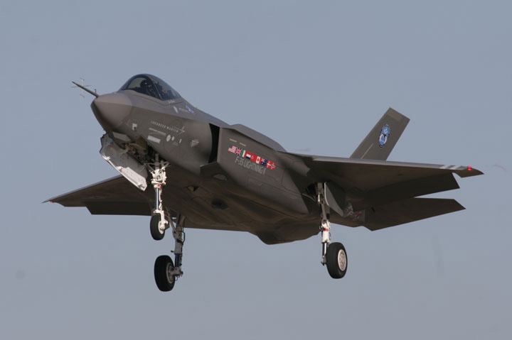 AIR_F-35A_AA-1_Landing_lg.jpg