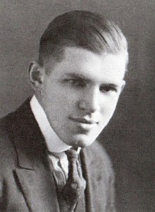 220px-John_Larson_in_1921.jpg